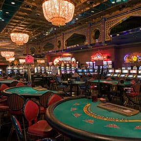 Tampilan garis pembayaran dan simbol di permainan Quickspin